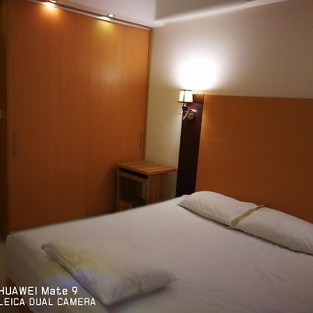 Rajanigandha Family Suites Дакка Екстер'єр фото
